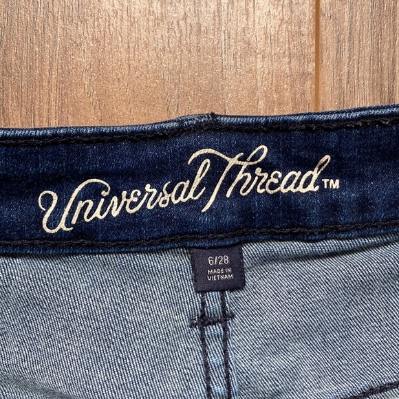 🛍️ [handed down] Universal Thread | Dark Wash Jean Shorts - Picture 4 of 7